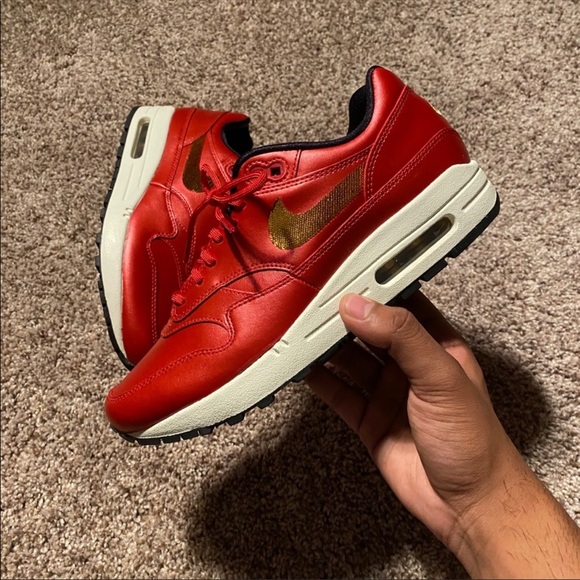 Women’s Nike Air Max Red Sequin - Picture 1 of 6